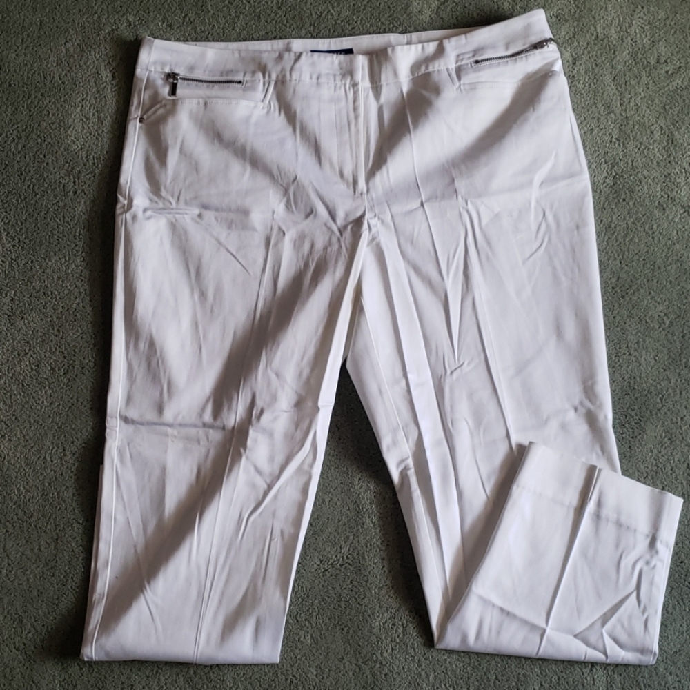 NWT Jones New York Sz 14 white pants